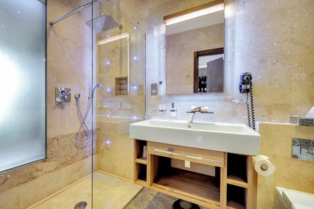 Mala Anglia Deluxe Rooms & Spa โซพอต ภายนอก รูปภาพ